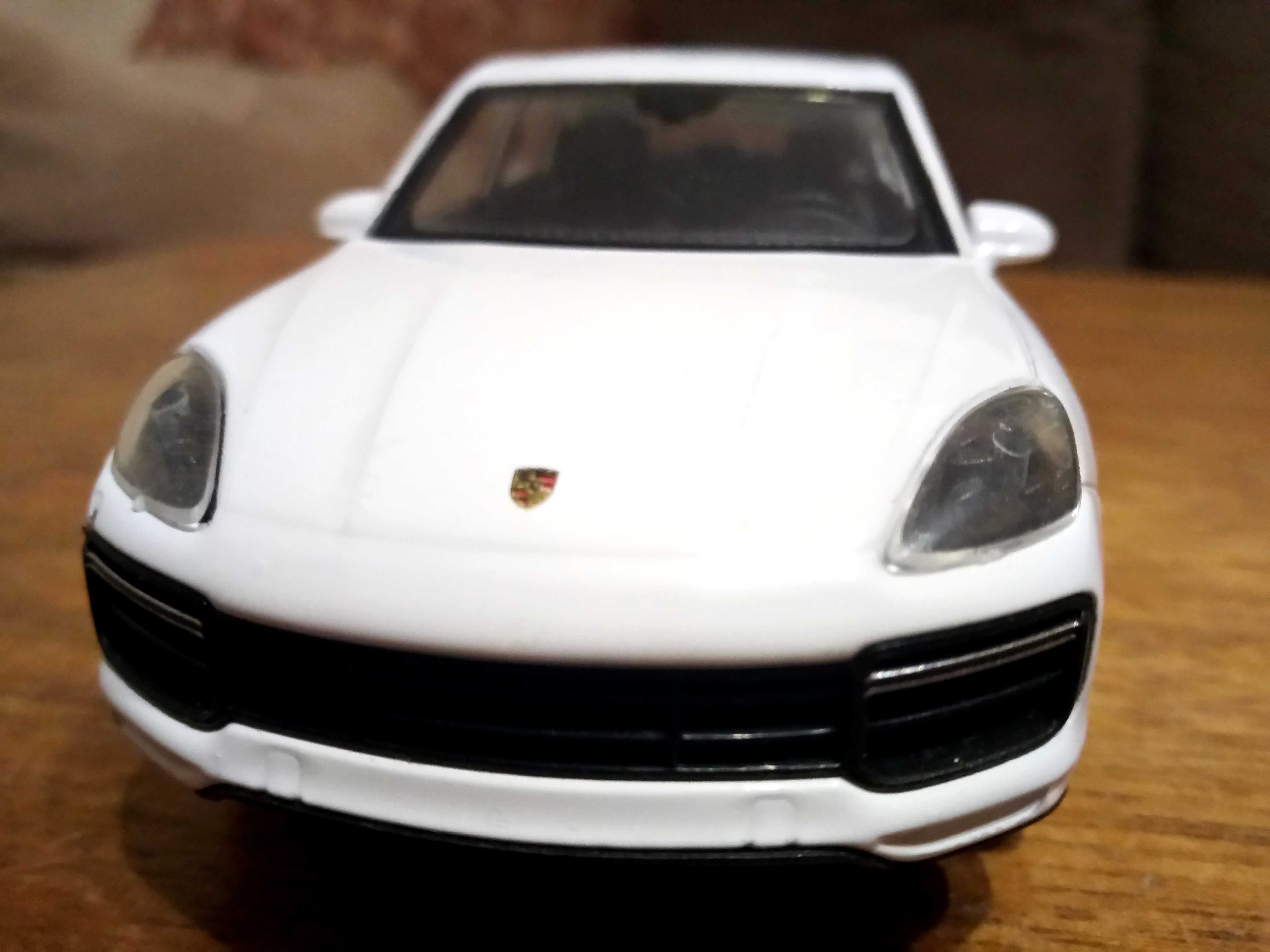 Porsche Cayenne Turbo 1/32 (WELLY)