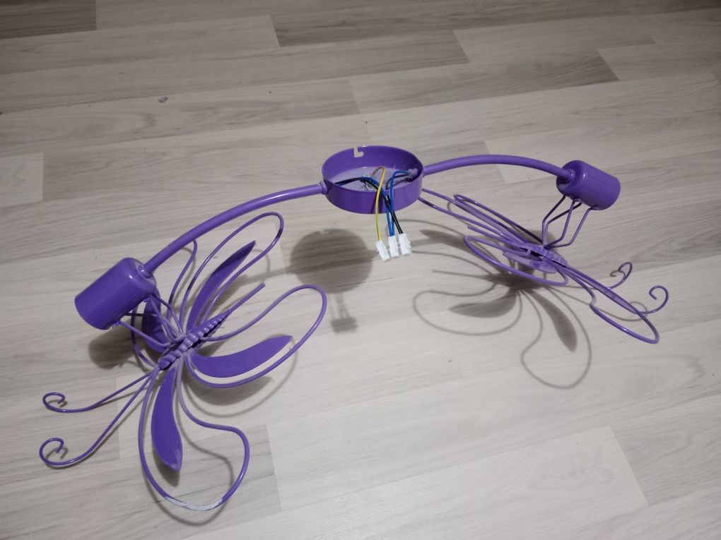 Lampa z motylami