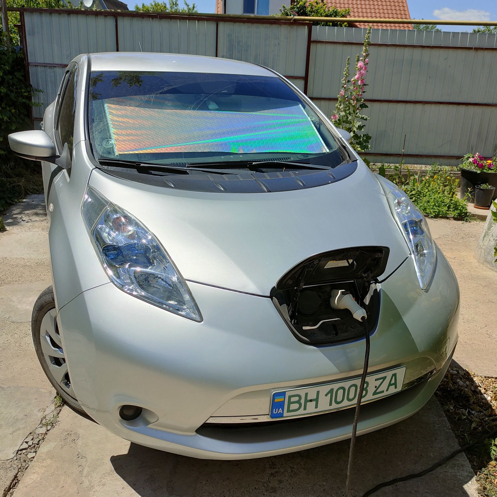 Продается nissan leaf 2017