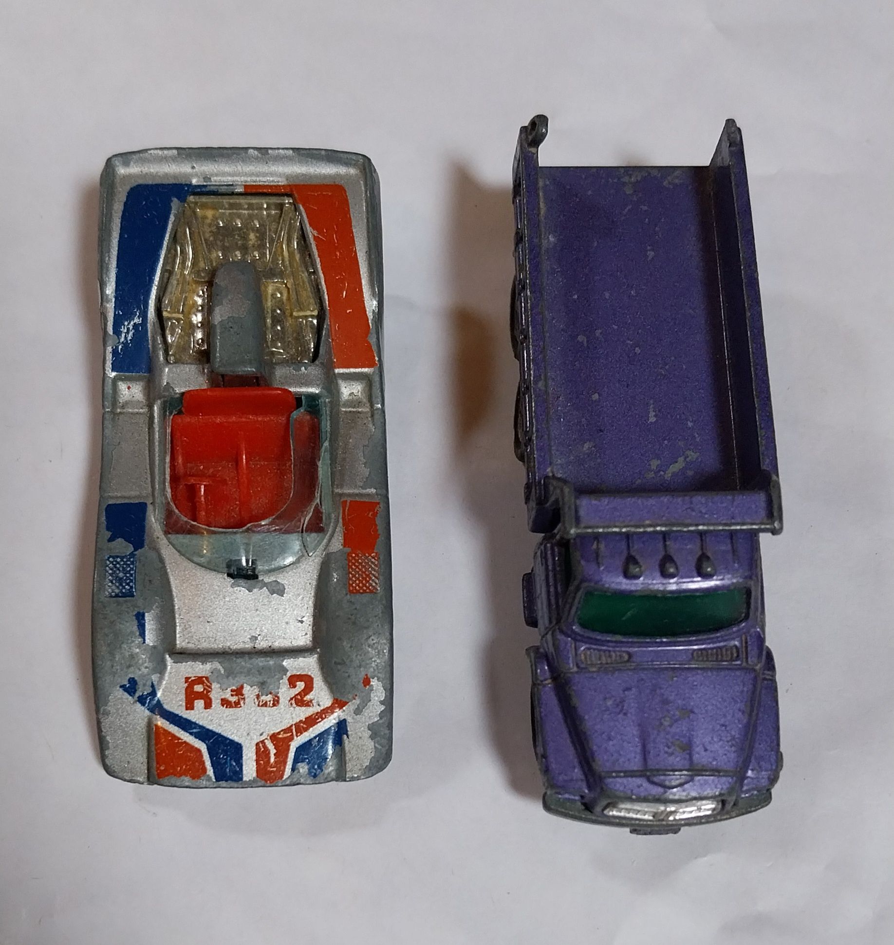 2 miniaturas antigas Tomica