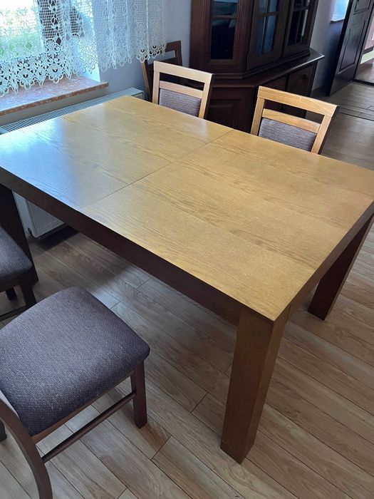 Stół rozkładany oraz 6 krzeseł