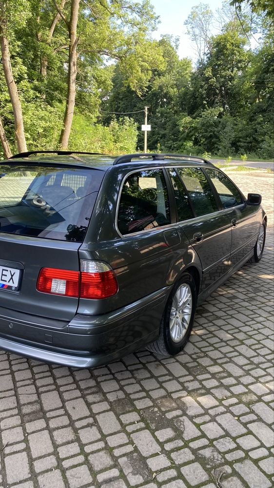 Бмв е39 турінг -універсал