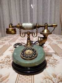 Телефон із онікса