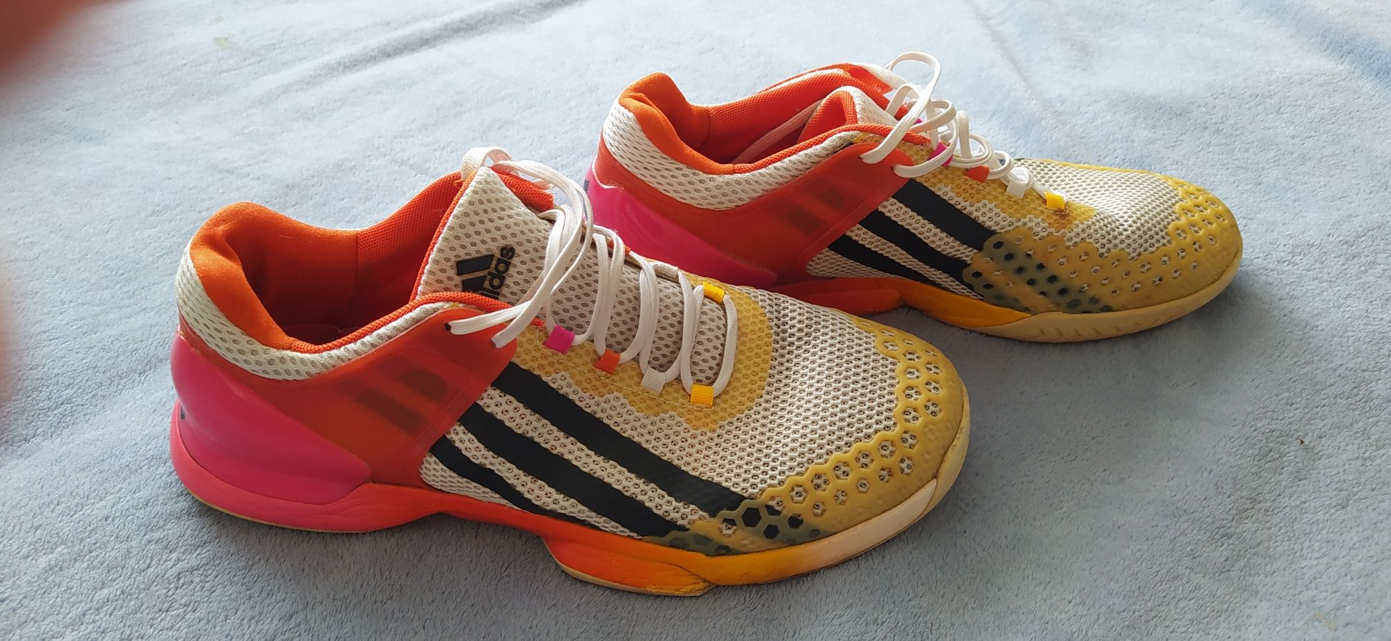 ADIDAS ADIZERO 42-42,5 275