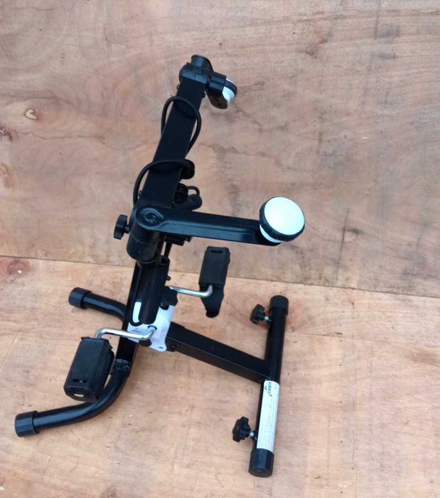 Велотренажер з еспандерами Crivit, з Європи