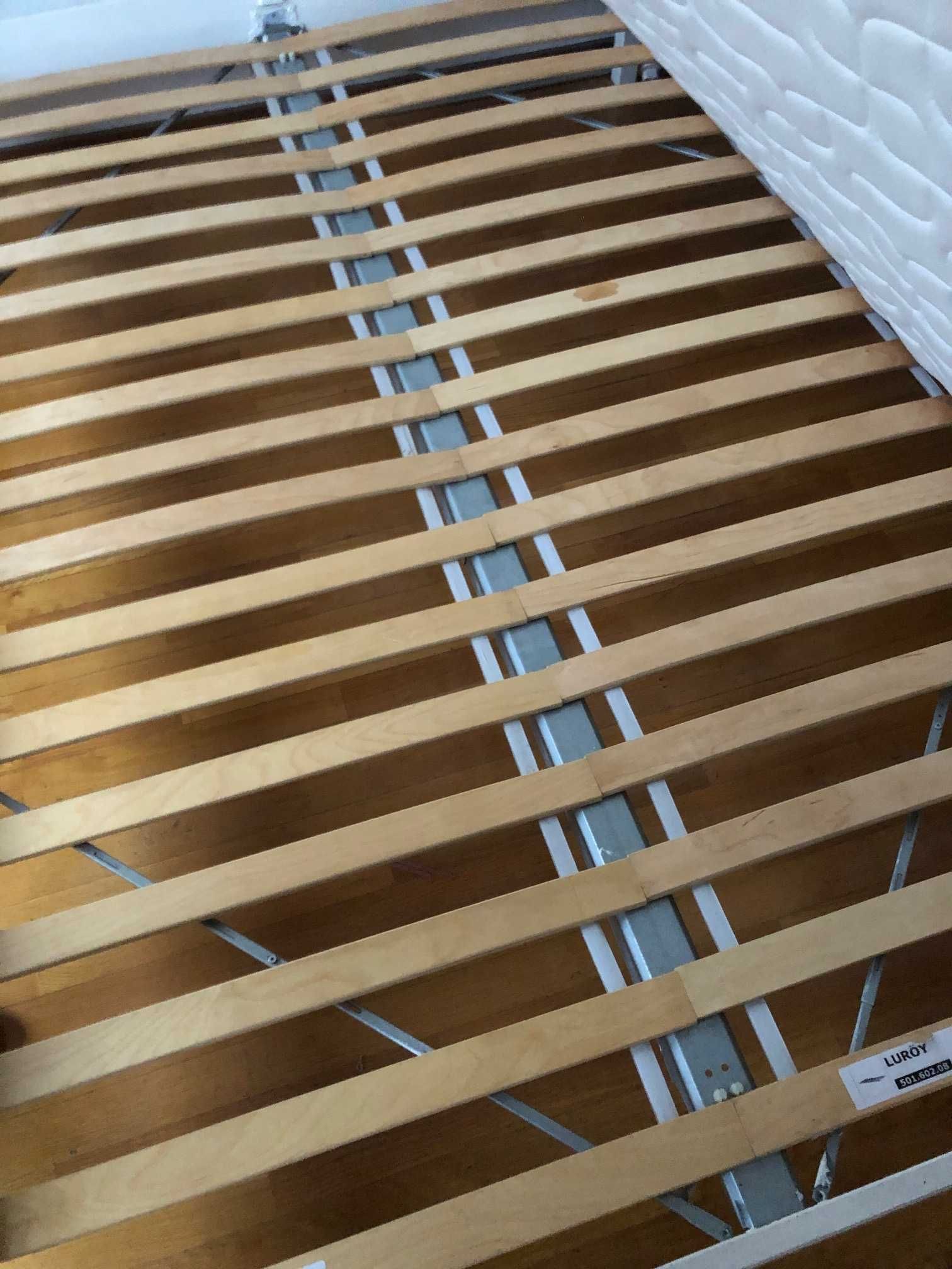 Cama de casal com colchão molaflex
