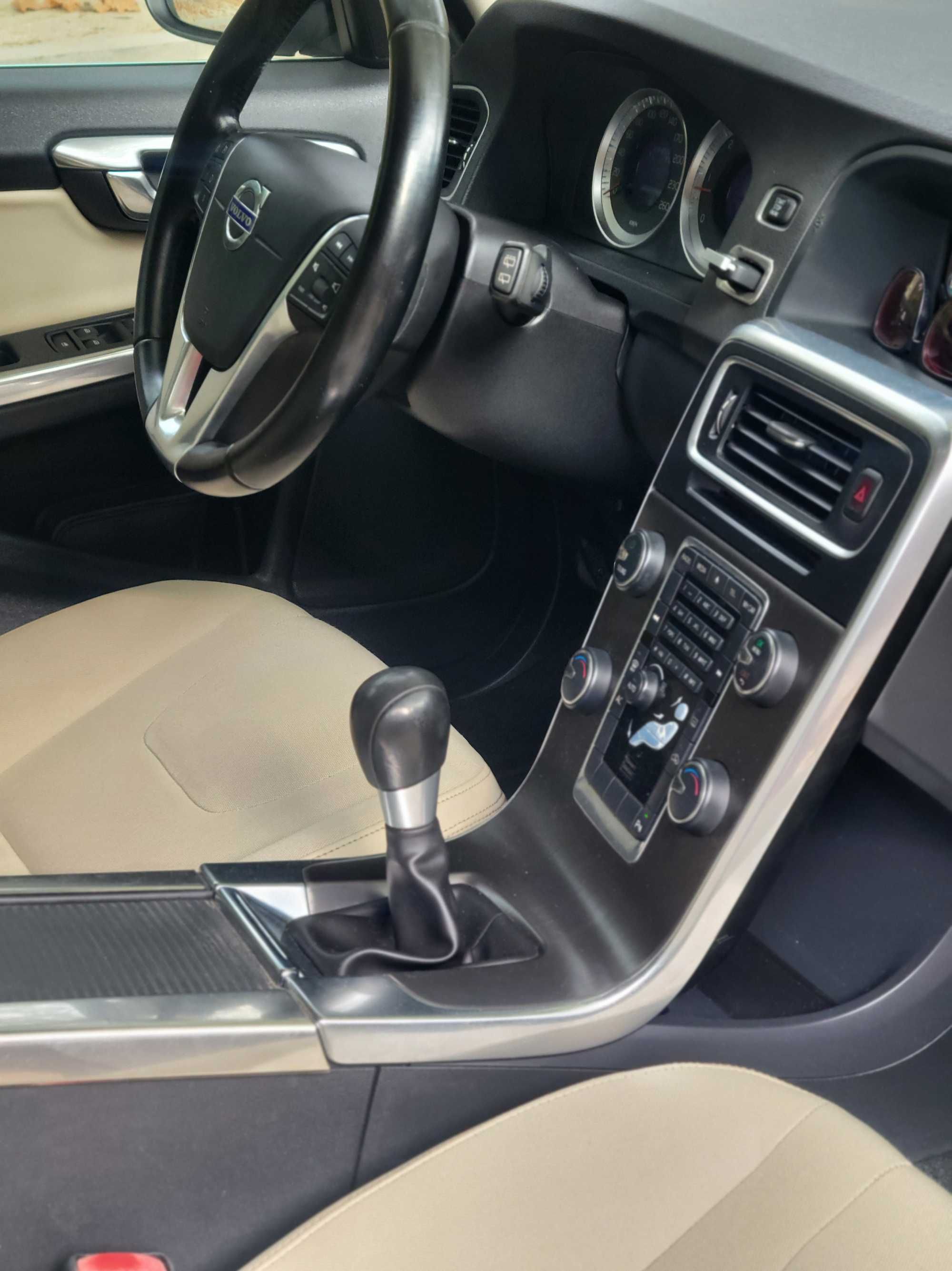 Volvo V60 D3, 2011