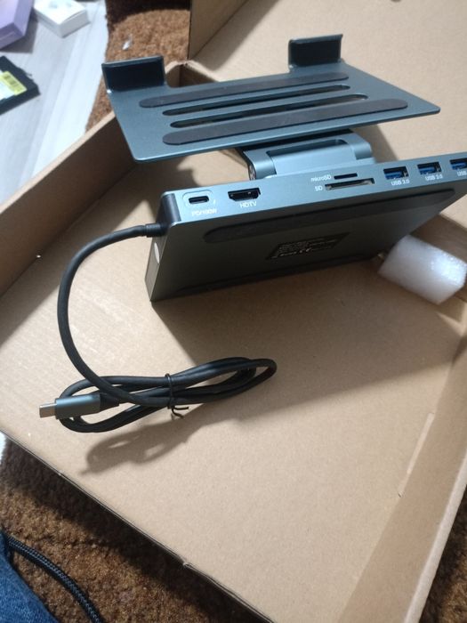 Нова підставка для ноутбука BENFEI з док-станцією USB-C