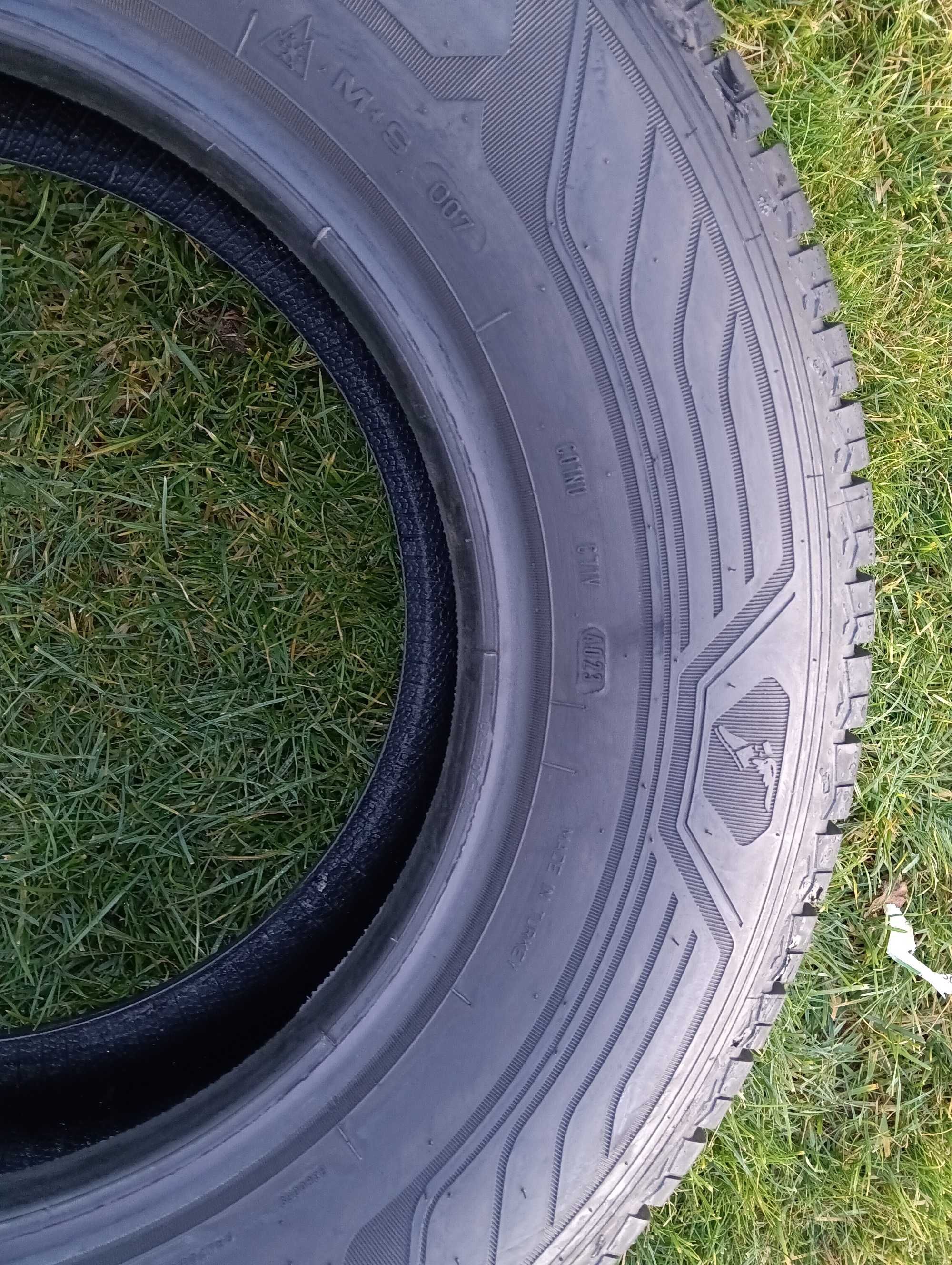 opona 225/70/15C Goodyear Vector 4 seasons Cargo 1 szt 9mm 2022