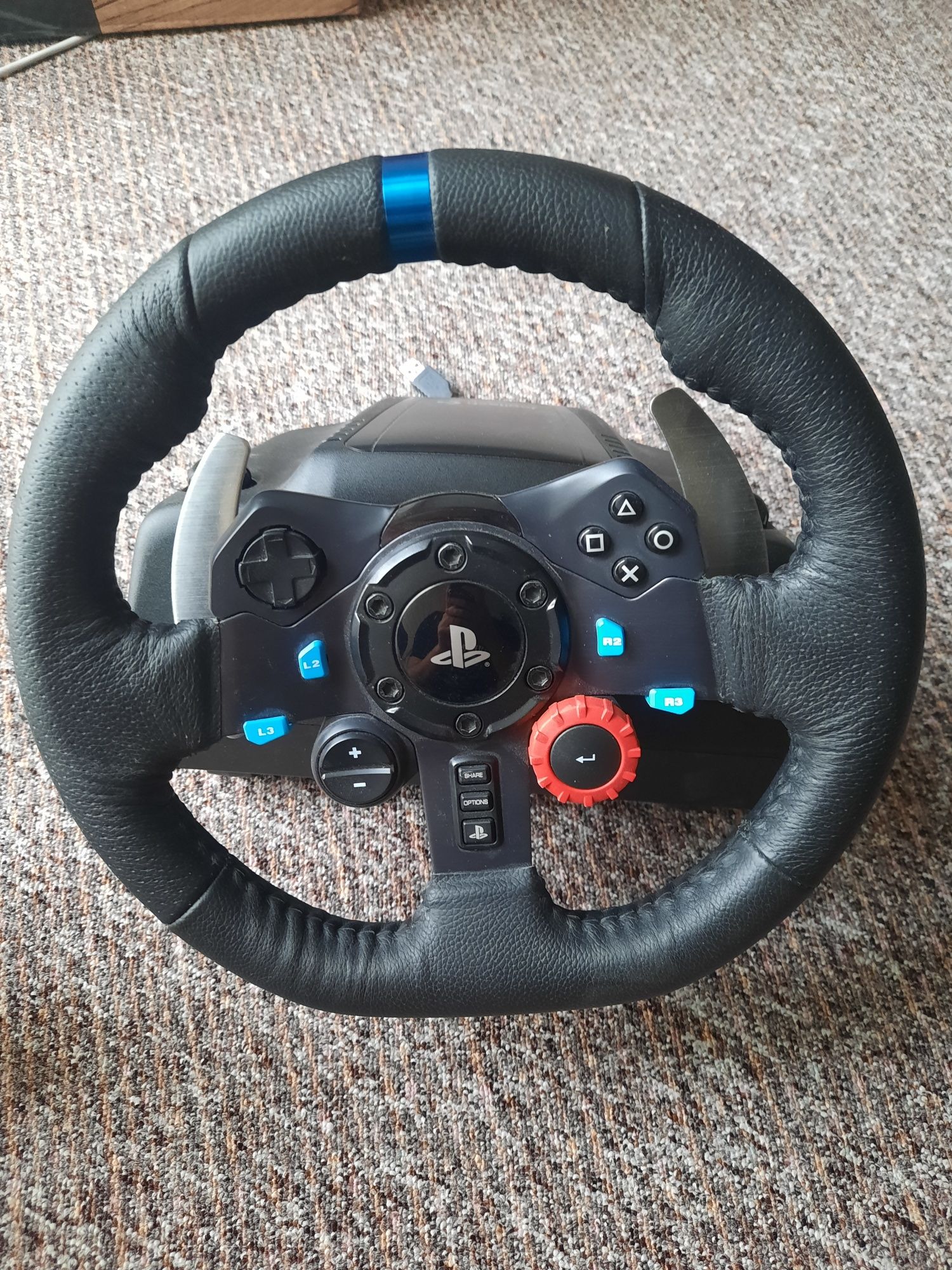 Sprzedam kierownicę Logitech G29