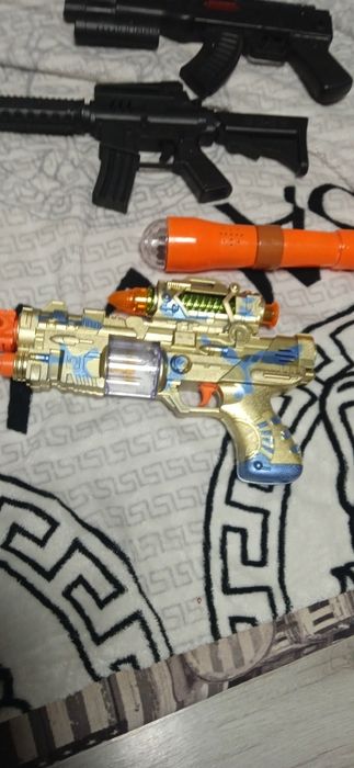 Продам игрушечные автоматы