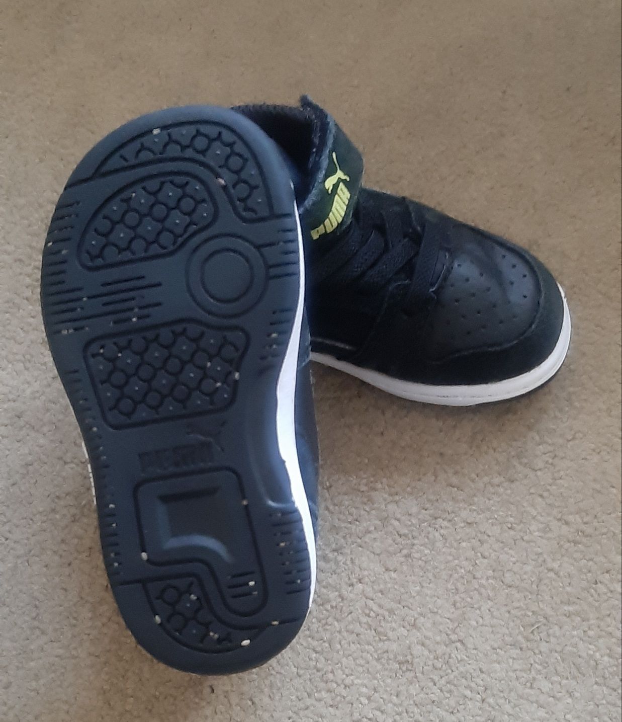 Czarne kozaczki Puma rozm. 20