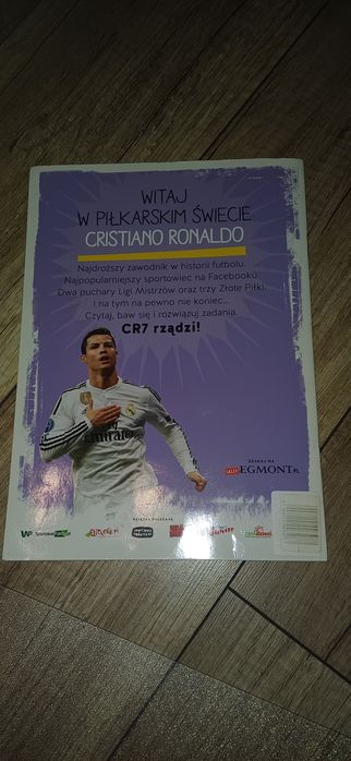 Nowa Ksiąeczka Wszystko o Ronaldo z naklejkami