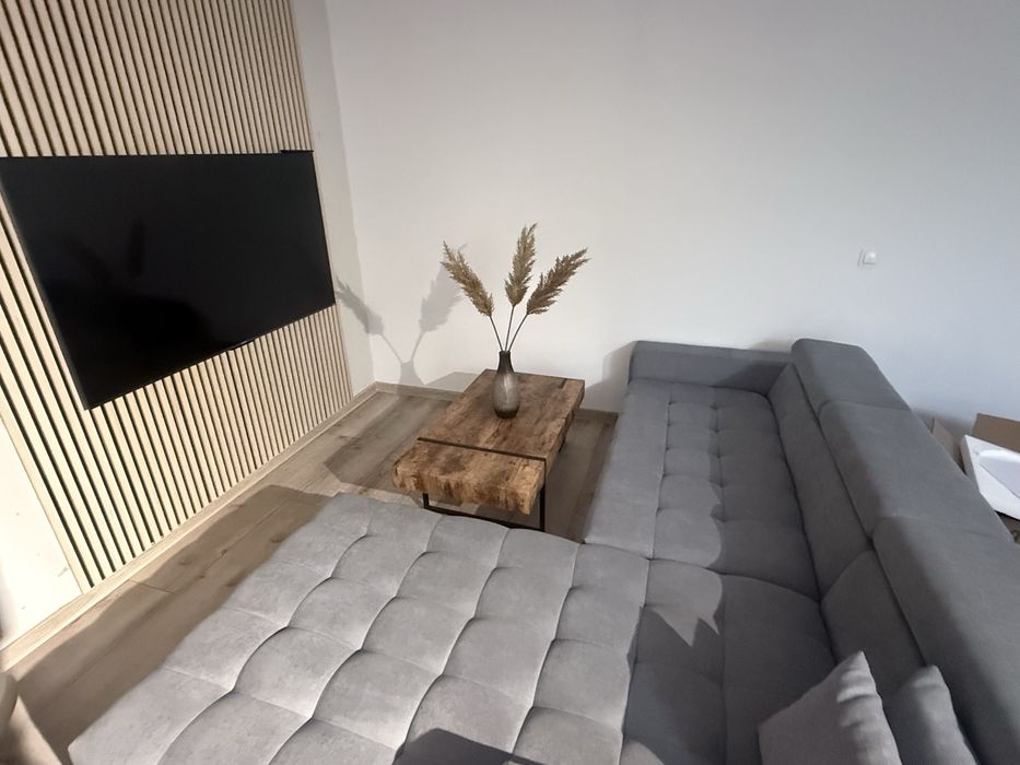 Industrialny nowoczesny stolik kawowy