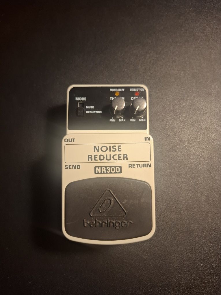Noise reducer Behringer NR300