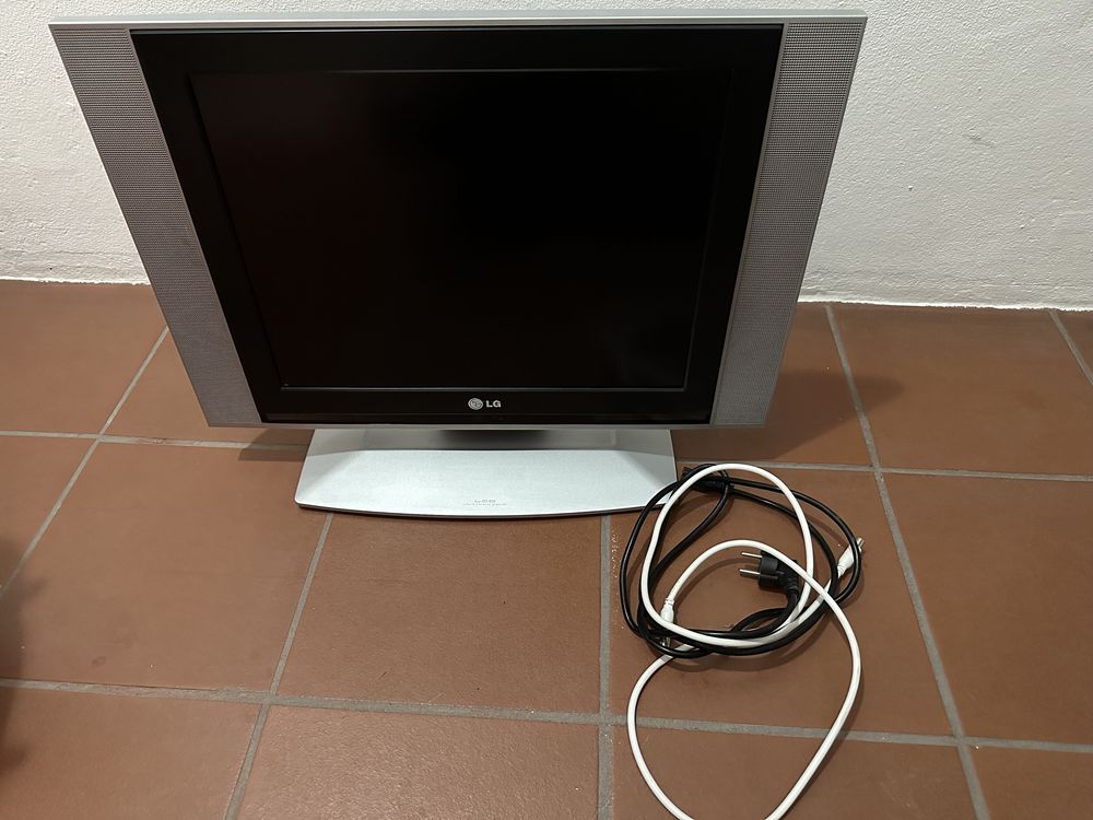 TV da marca LG modelo Rz