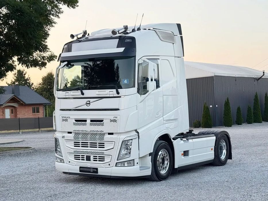 Volvo FH 500 / CAŁE NA PODUCHACH /TELEWIZOR/ACC /  KLIMA POSTOJOWA / XENON / NAVIGACJA / Z NIEMIEC  Pierwszy właściciel /skóry wentylowane/ obracany fotel / full opcja