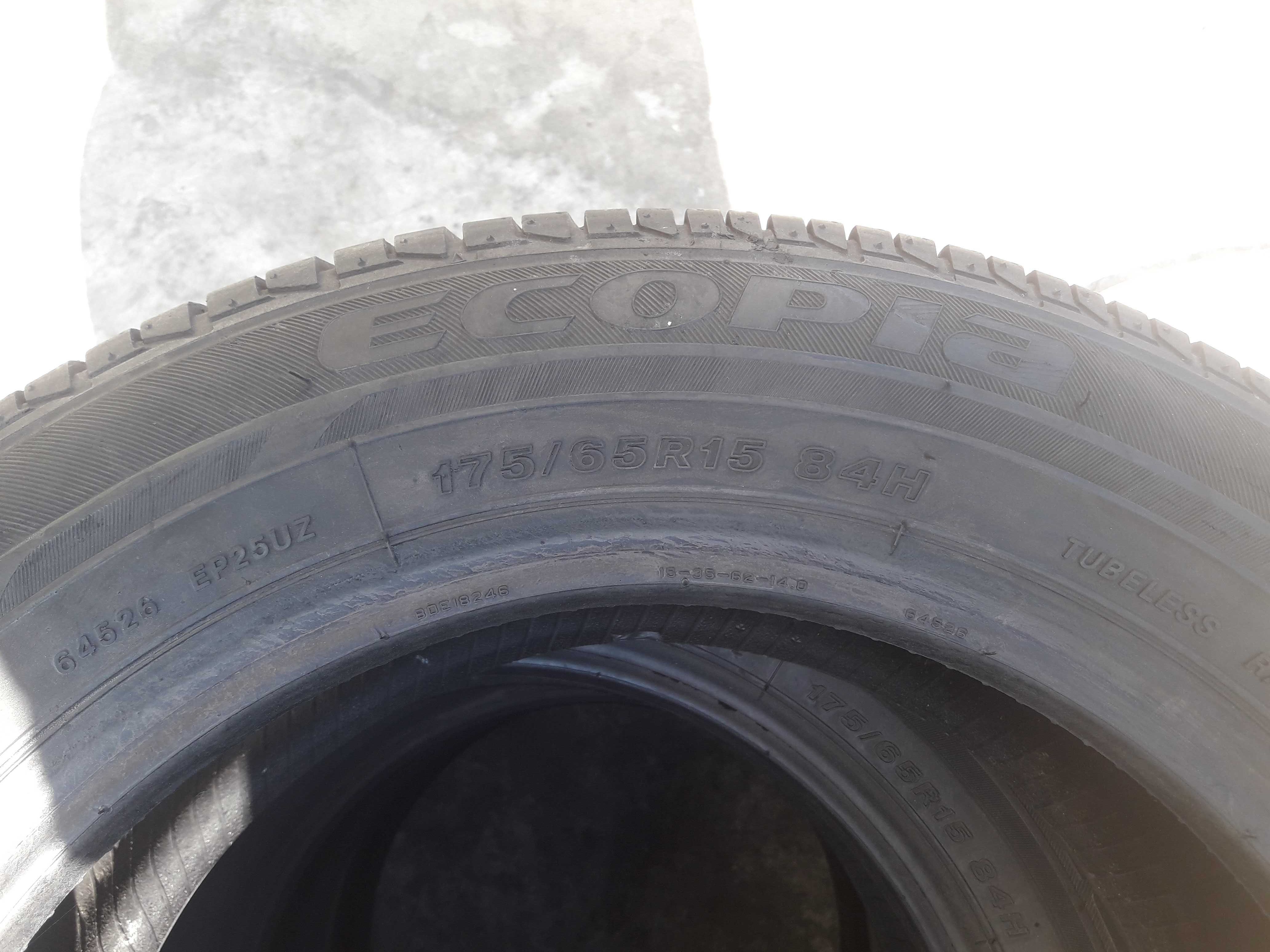 Lato Bridgestone 175/65 R15 6.5mm