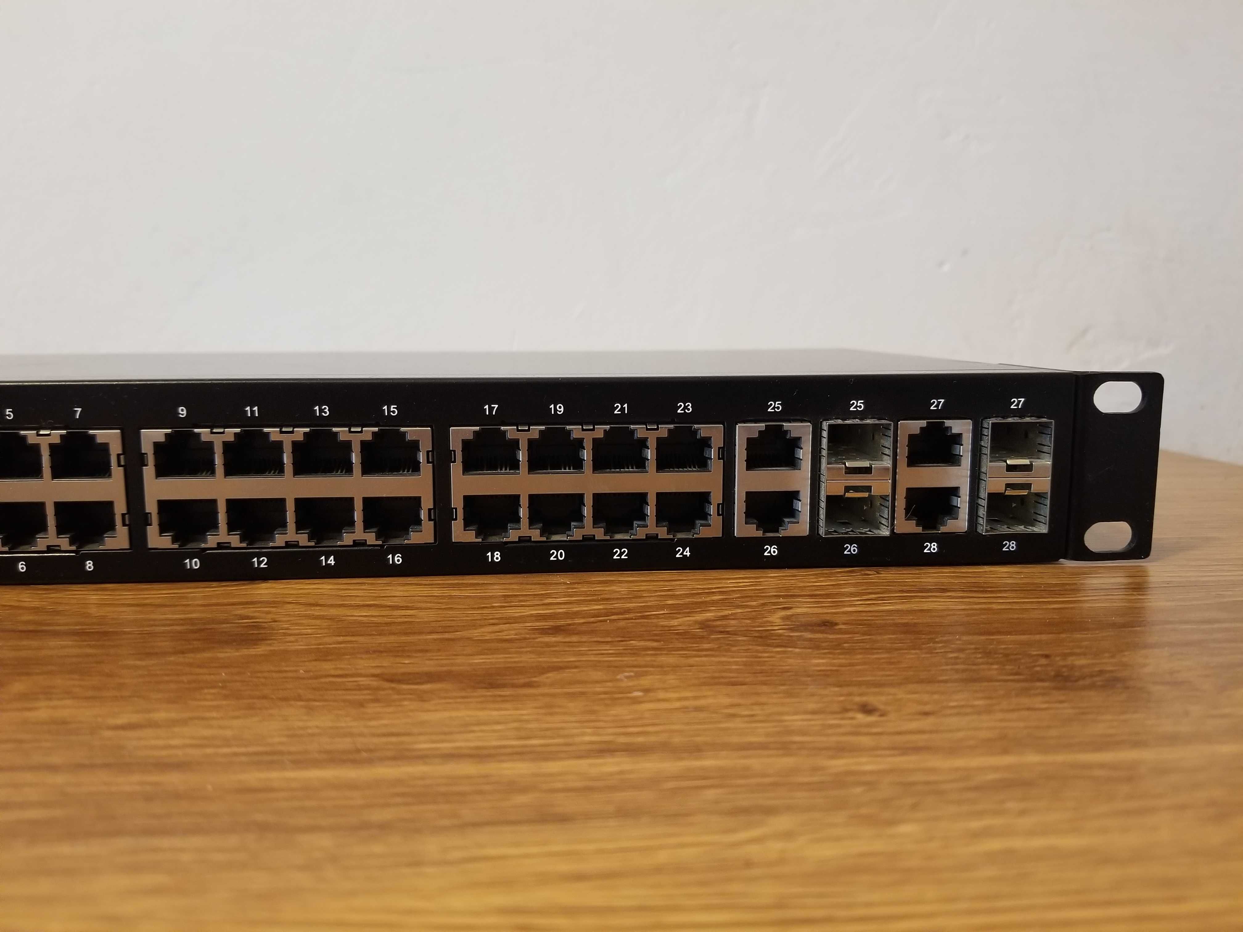 Коммутатор (Свич) Edge-Core ECS3510-28T (L2, 24x10/100Base-T, 4x1G SFP