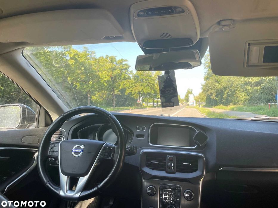 Volvo V40 1.6 HDI R-Design 136 KM