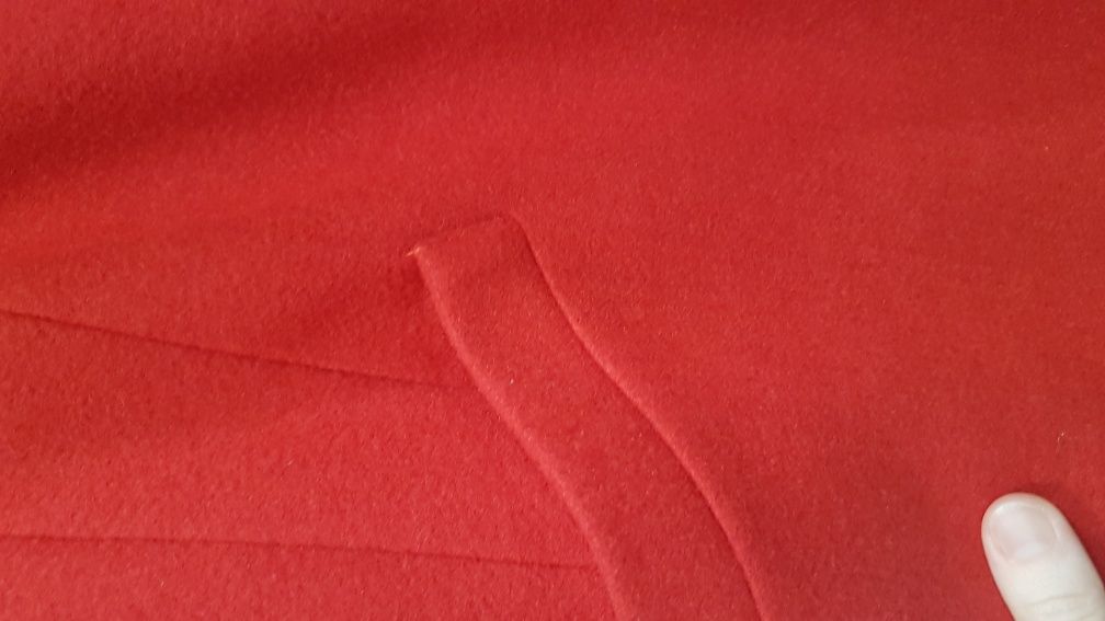 Nowy płaszcz czerwony