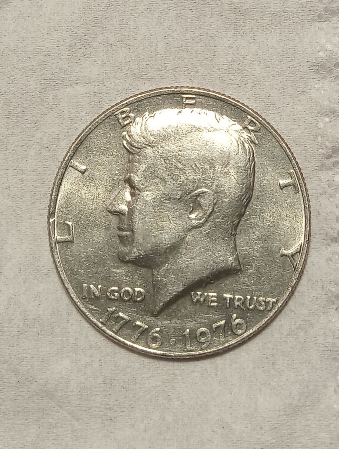Монета half dollar 1776-1976 independence hall