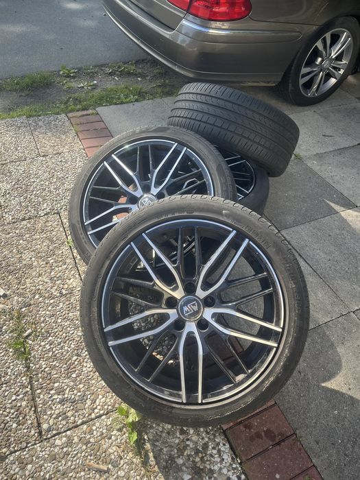 Продам диски з резиною 18R Ауди