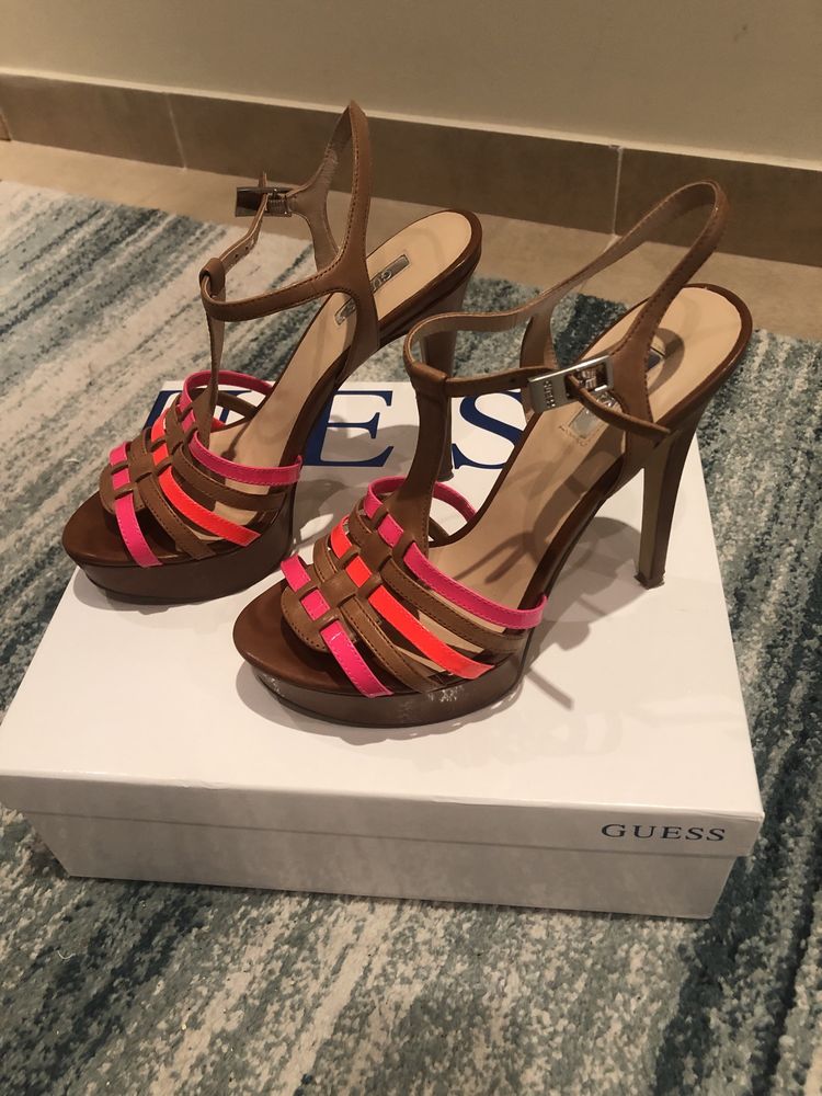 Sandalias Guess como novas