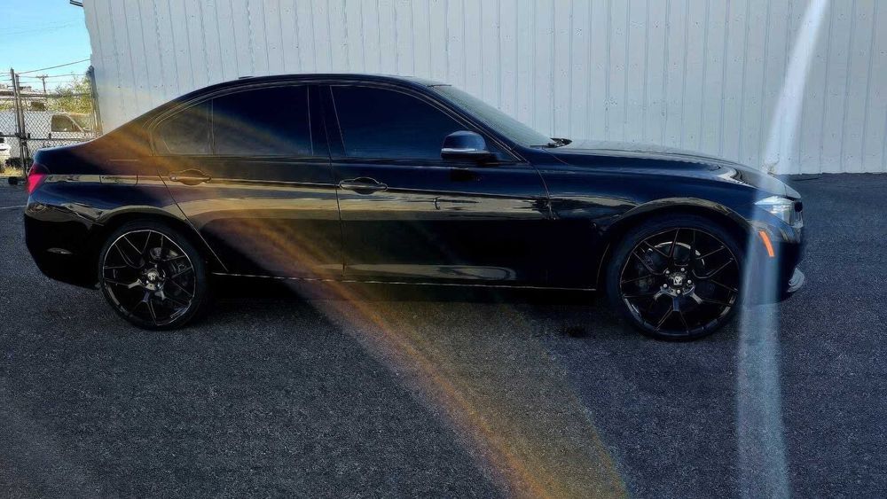 BMW 3 Series 330i      2018