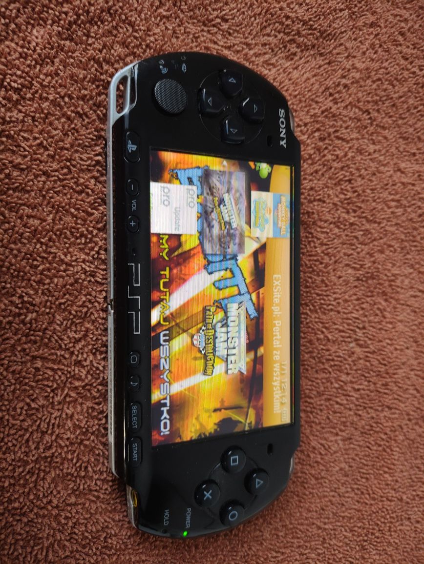 PSP model z Wi-Fi plus Gry