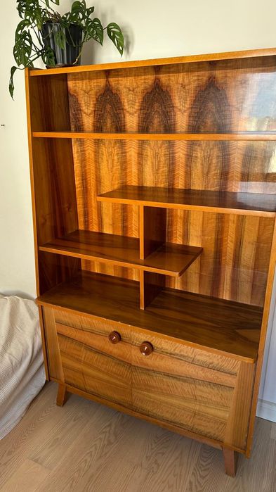 Regał Bilea z lat 60. – oryginalny mebel vintage