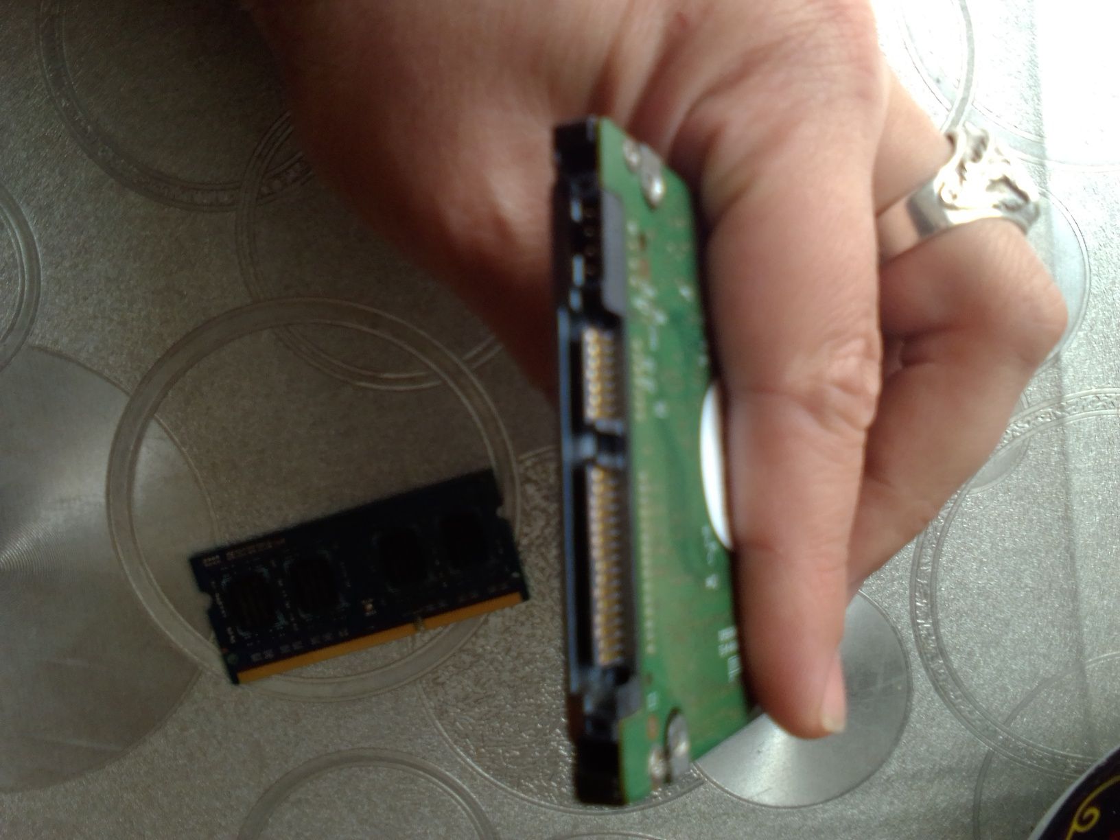 DDR3 2gb,HDD 320gb
