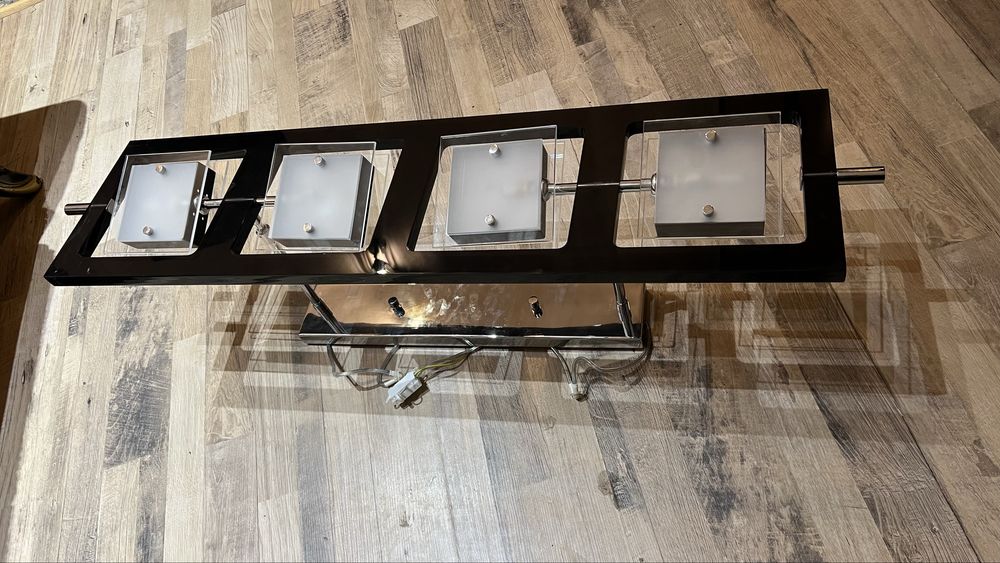 Світильник (люстра) чорний глянець на 4 плафони, (як новий)