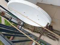 Antena satelitarna z obrotnica