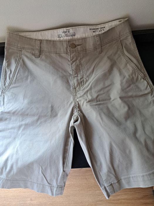 Calções Levis Chino cremes