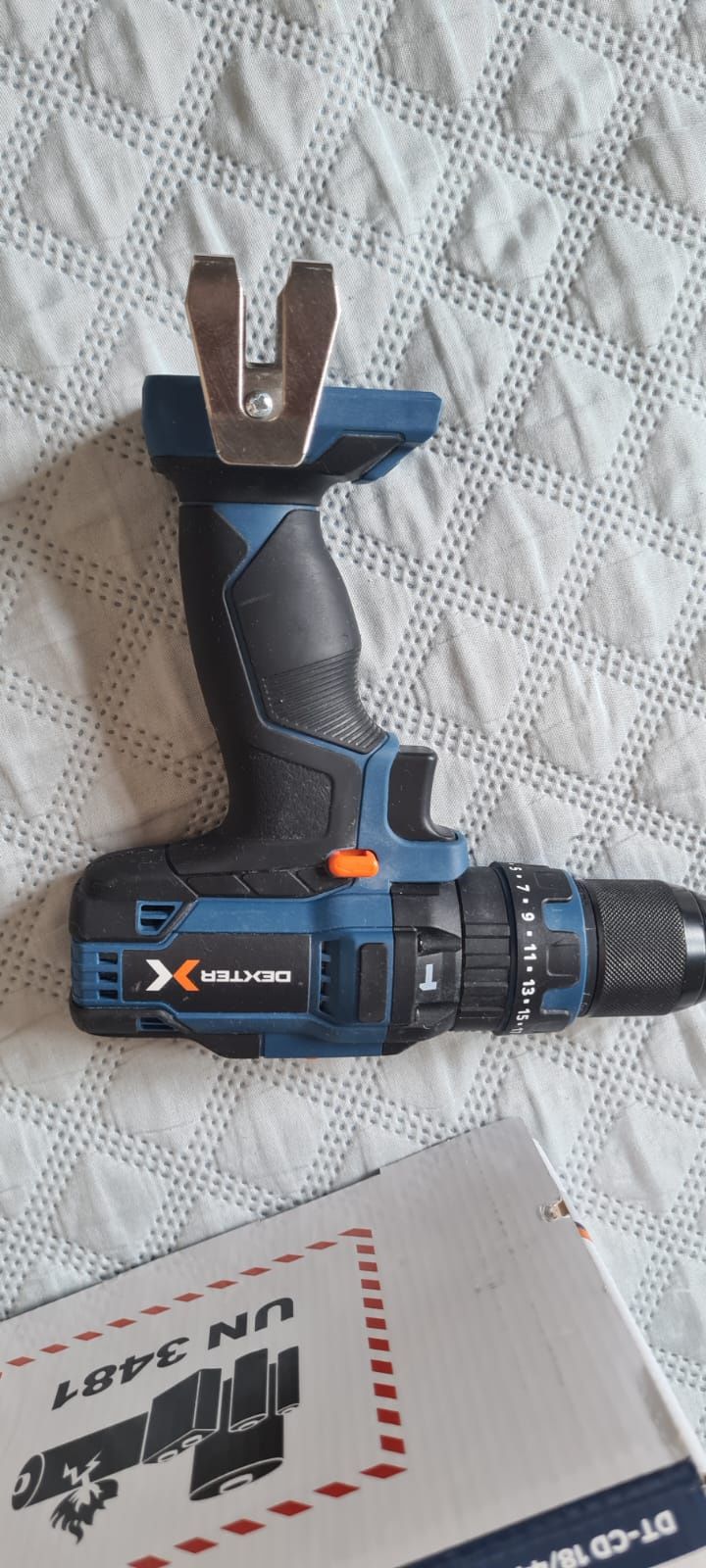 Aparafusadora 18v Dexter modelo DT CD 18/44 2,5 ah.