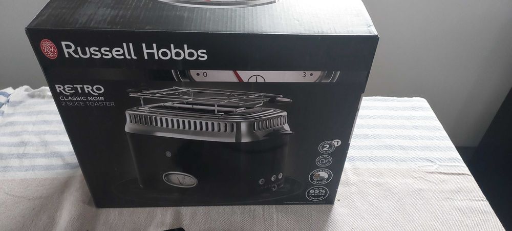Toster Russell Hobbs  czarny 1300 W