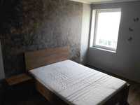 Łóżko vedde jysk 140 x 200 rama łóżka z spodami żebrowymi oraz materac