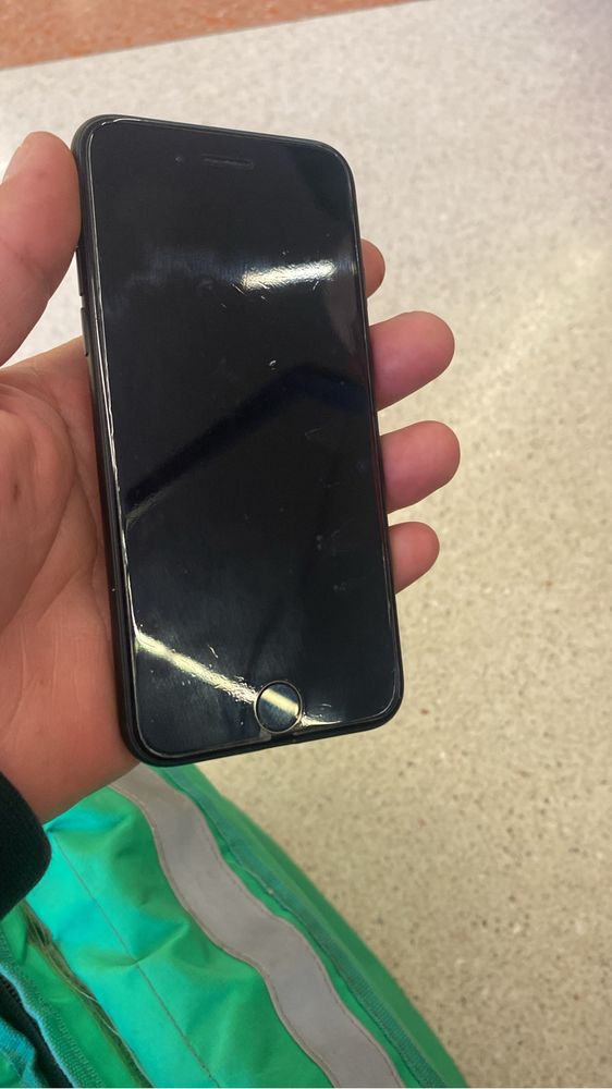 Iphone 7 preto sem muito detalhes