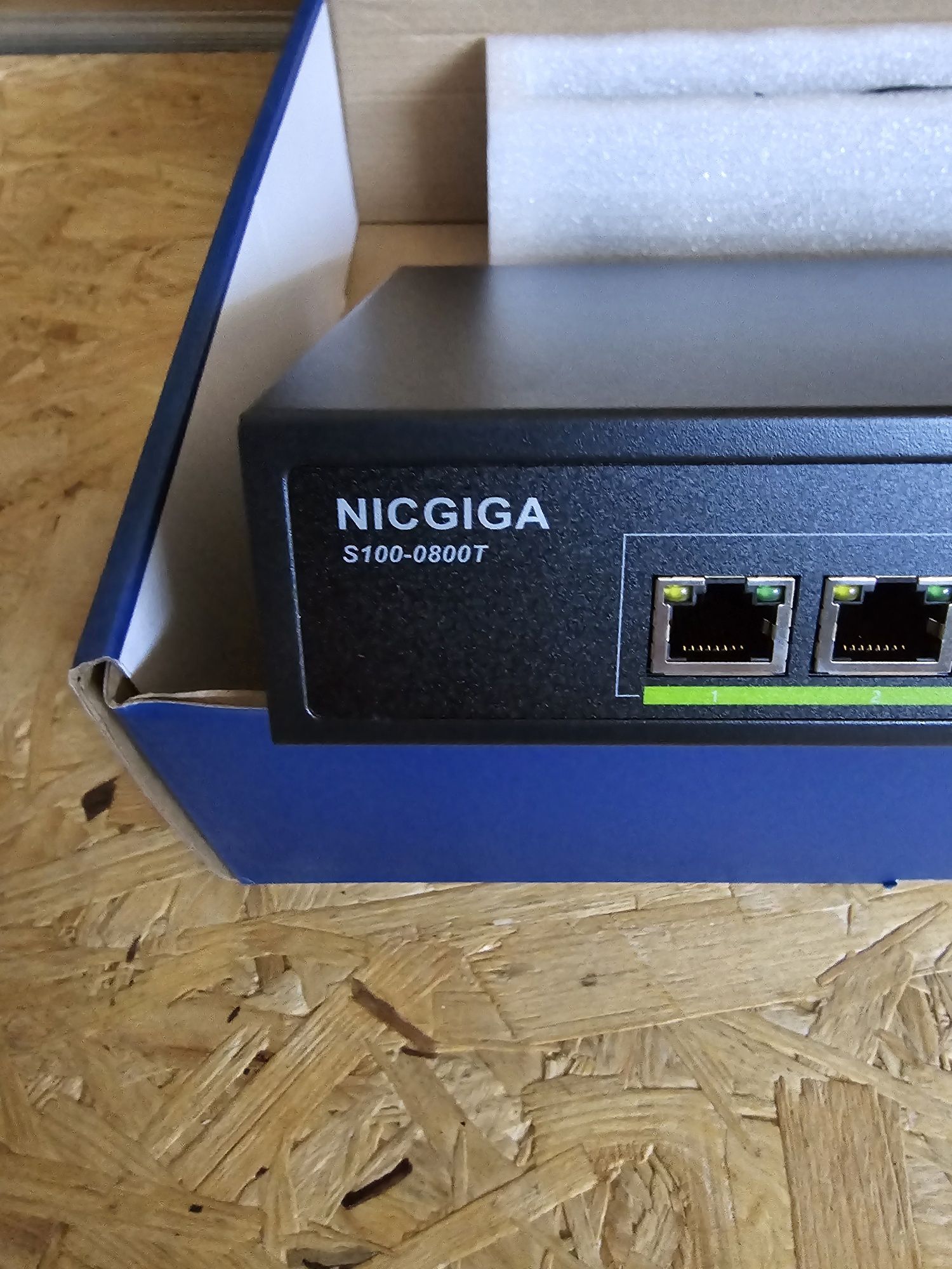 8-portowy niezarządzany przełącznik Ethernet NICGIGA