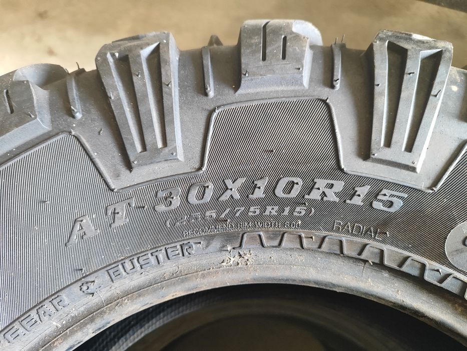 Pneus 30x 10 r 15 ou 255x 75 r 15