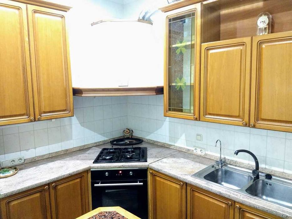 Оренда 3-кімнатної квартири Золоті Ворота Хрещатик Прорізна 10