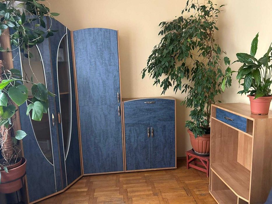 Zestaw mebli – szafa narożna, komoda, szafka | Stan bardzo dobry |