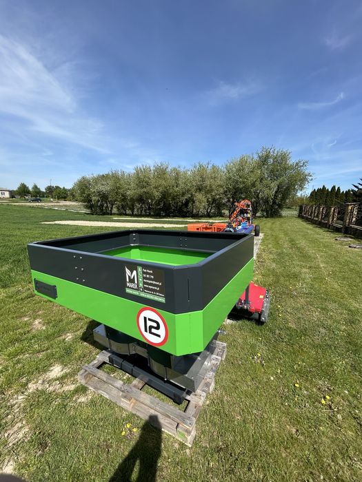 Rozsiewacz nawozu Polowy/Sadowniczy 600/1200L LANGREN