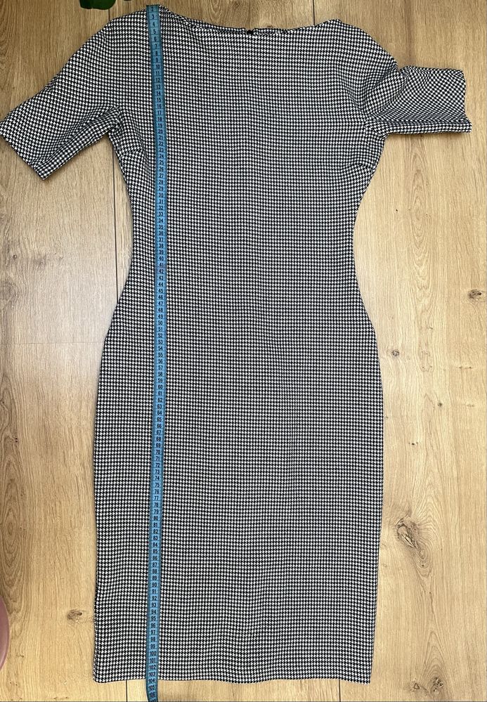Elegancka sukienka Zara midi pepitka grubszy materiał