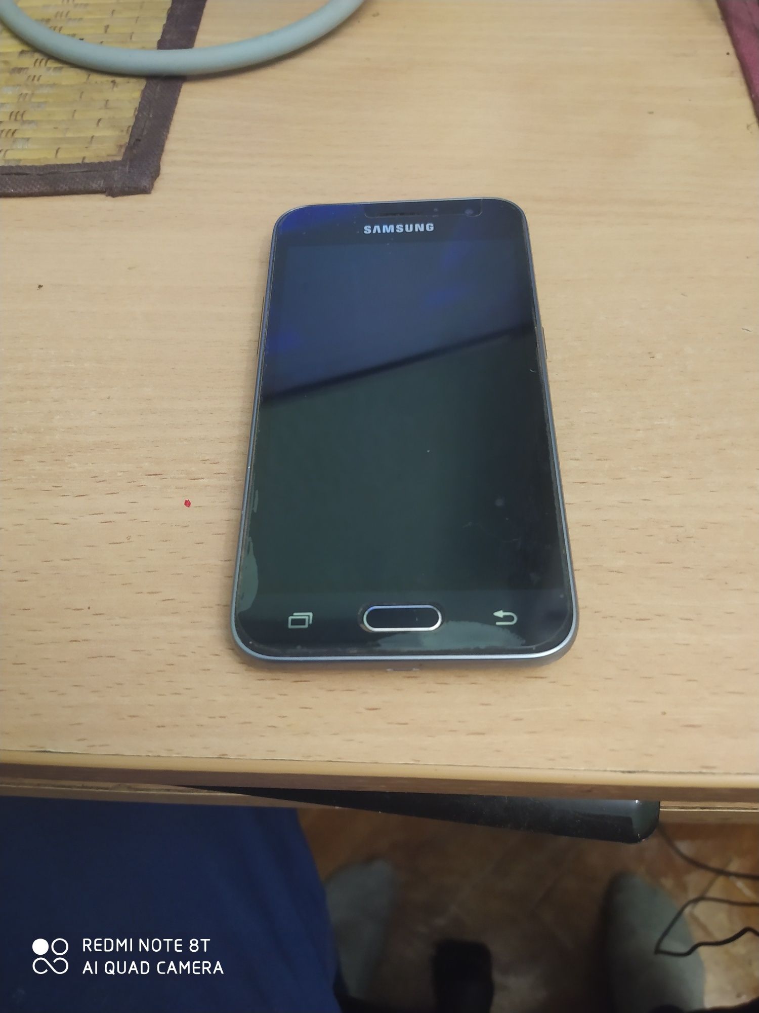 Samsung Galaxy J1 . Черный