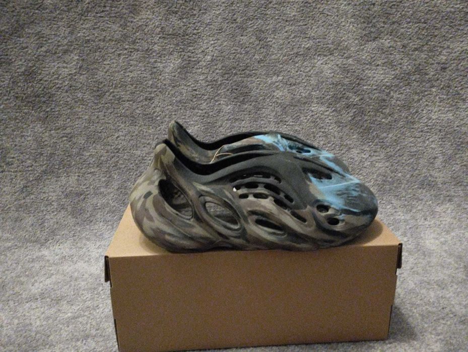 Adidas Yeezy Foam RNR MX Cinder