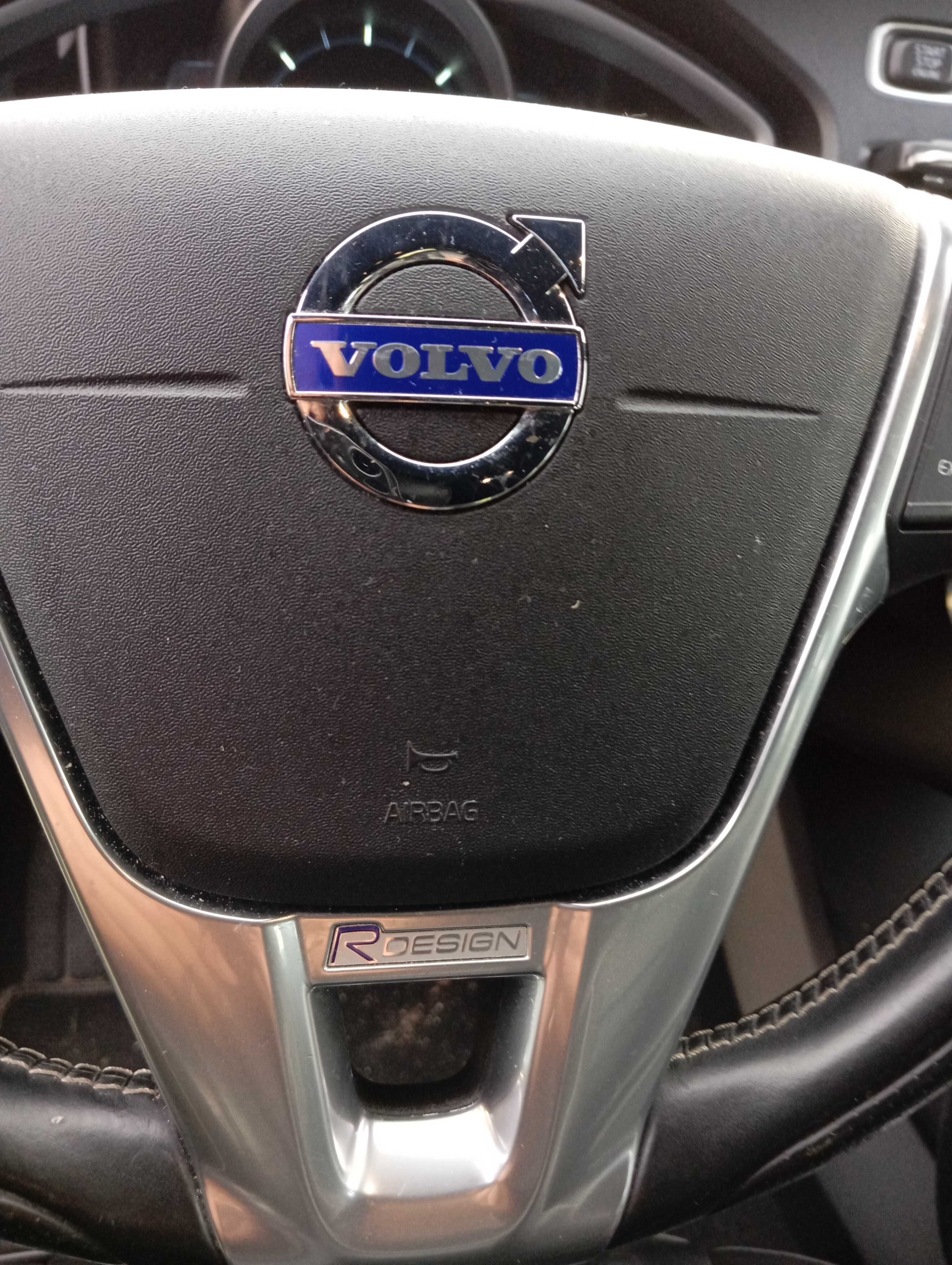 Volvo V40 R design