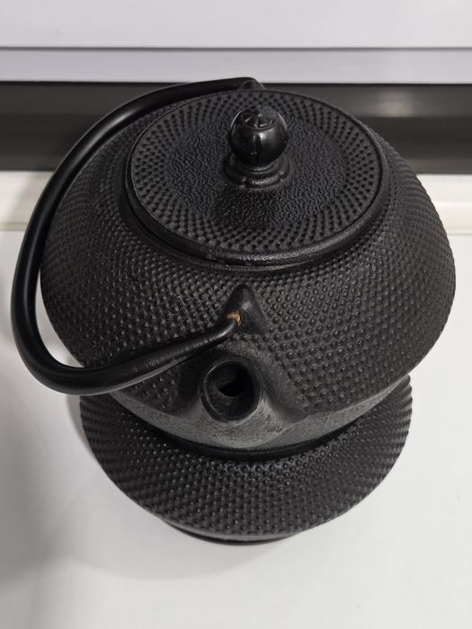 Czajnik żeliwny z podgrzewaczem