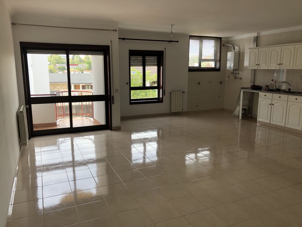T2 Amarante com garagem privada
